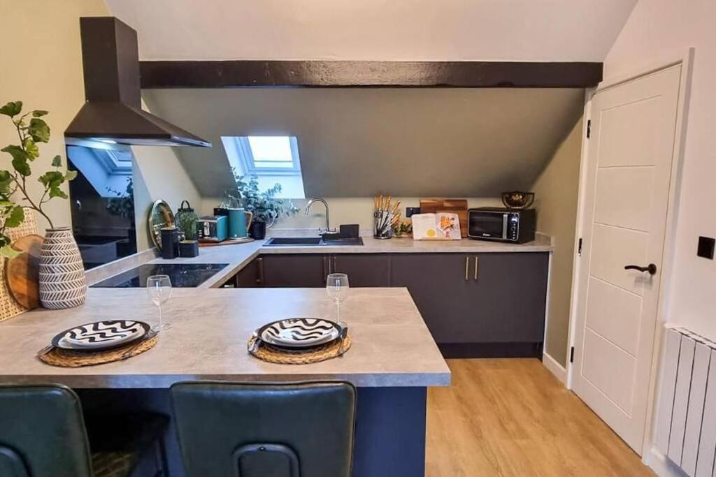 Super Stylish Apartment In Urmston Flat 3 Buitenkant foto